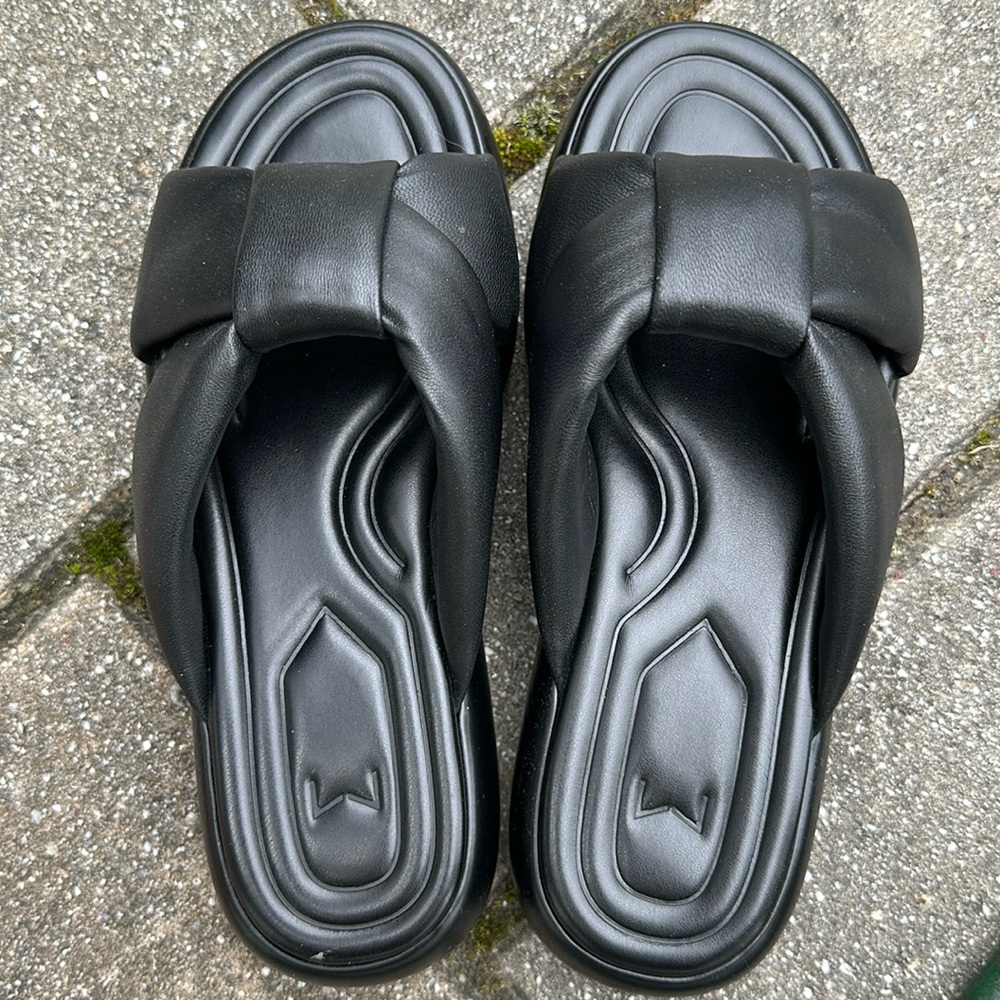 Marc Fisher Vayle sandals